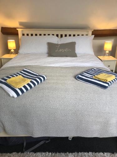 Granby House Holiday Apartments Apartment 3 in the Old Town Free On Street Parking Included SEA AND CASTLE VIEWS