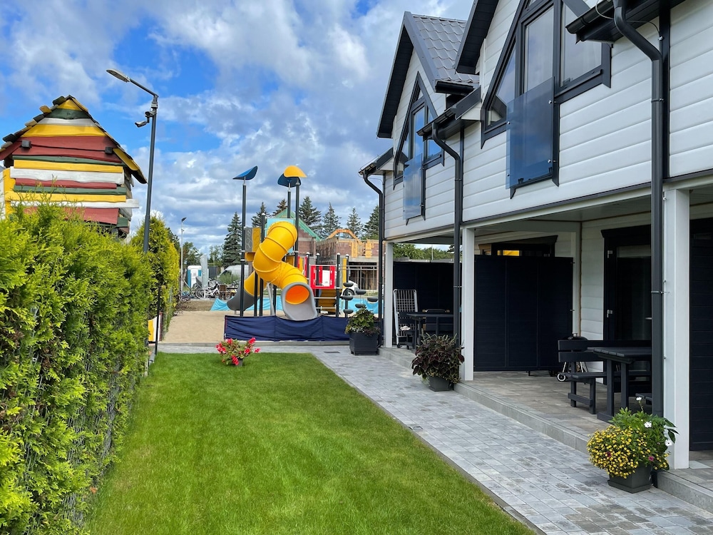 Holiday homes near the beach sauna whirlpool — 4-Star Luxury Hotel in Ustronie Morskie, Poland
