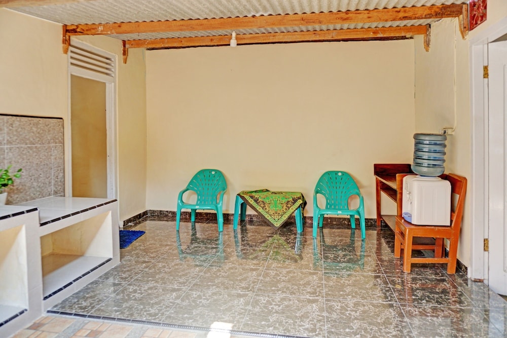 SPOT ON 92392 Penginapan Vinccent22 Syariah — Bekasi — photo 3