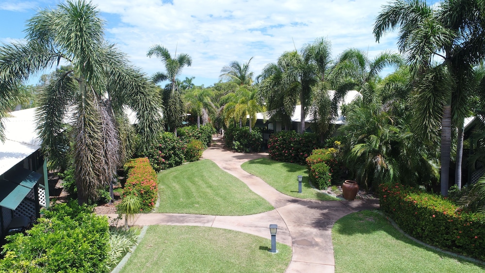 Cocos Beach Bungalows — 4-Star Luxury Hotel in Cable Beach, Australia