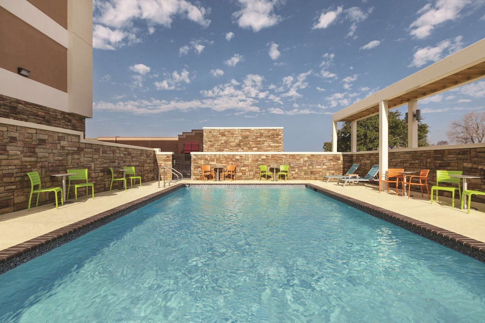 Home2 Suites by Hilton College Station - photo 17