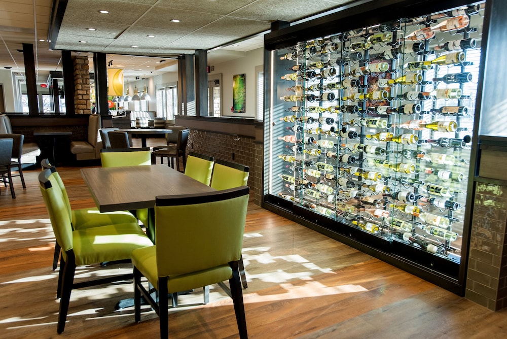Holiday Inn Hotel & Suites Des Moines Northwest by IHG - photo 35