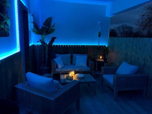 La Terrasse Enchantee Romance Cosy Et Jacuzzi - last minute hotel in Unknown City