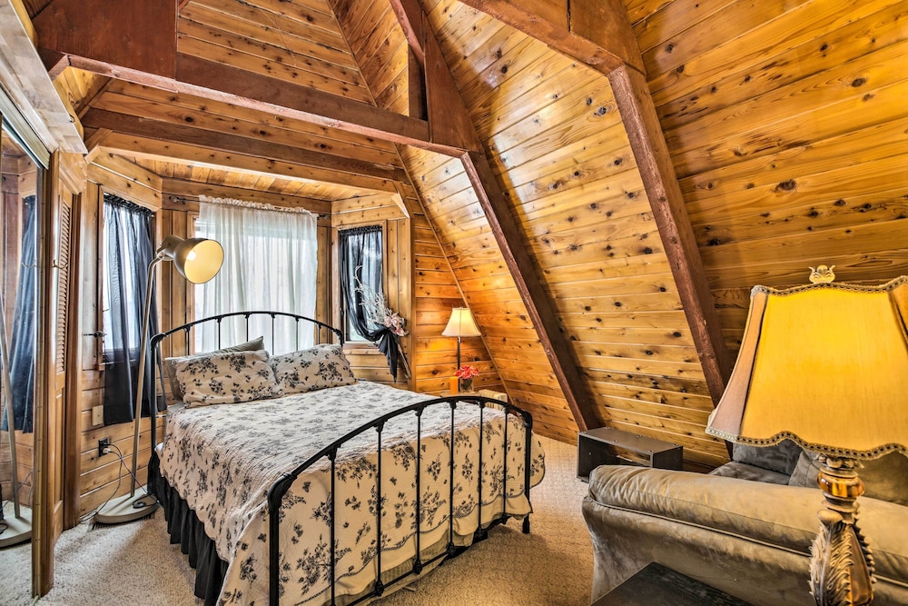Serene Creekside Sheridan Getaway: Mountain Views - photo 7