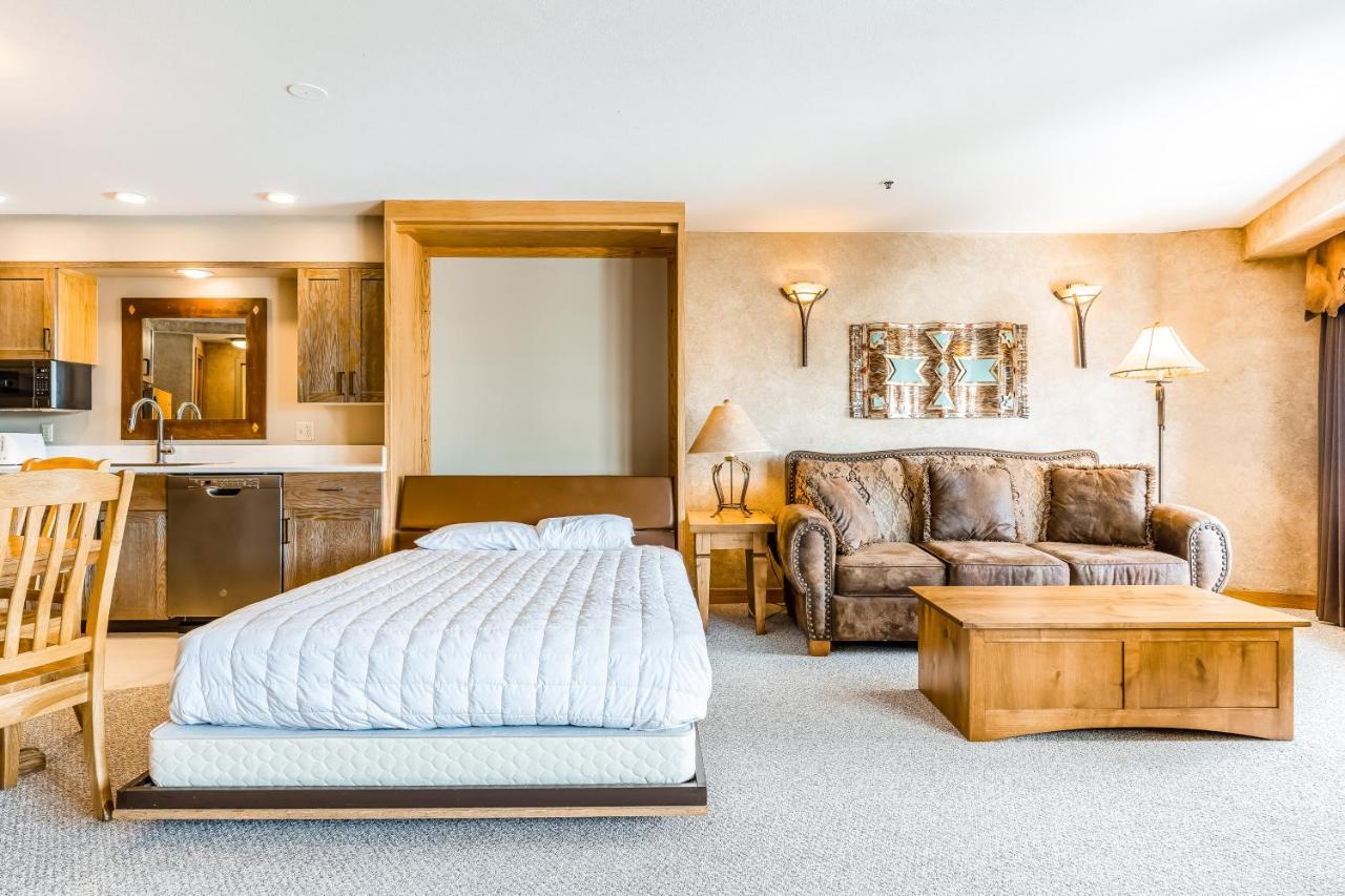 Shoshone 1972 — 4-Star Luxury Hotel in Big Sky, United States