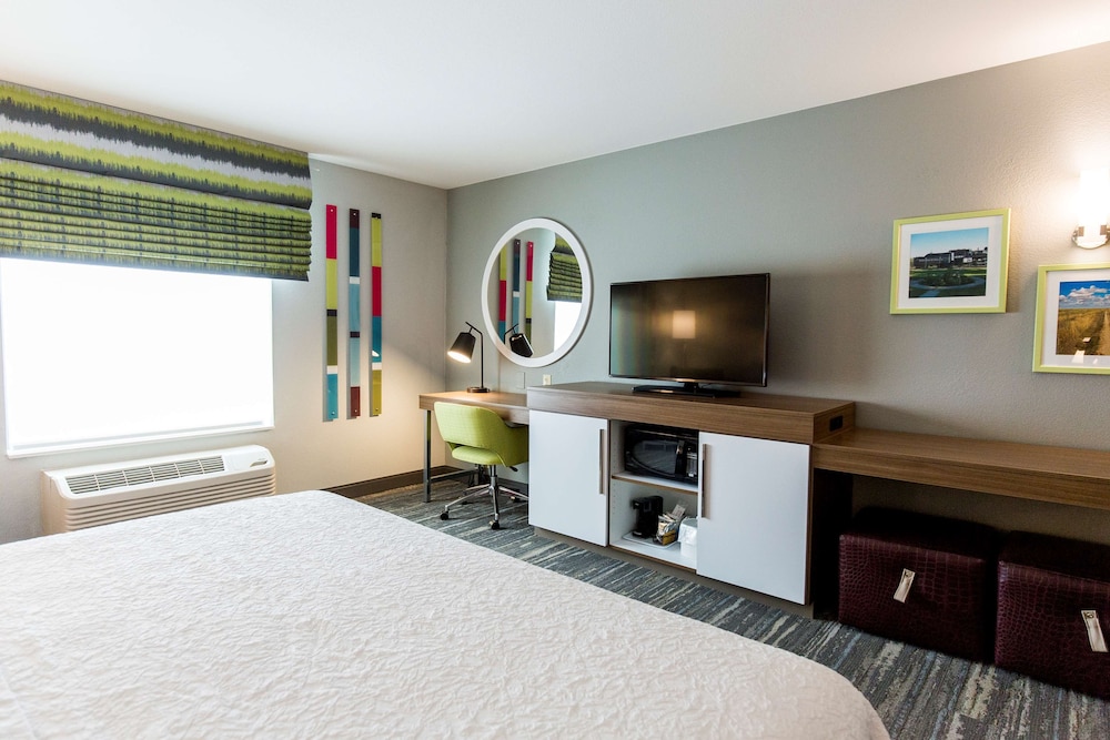 Hampton Inn Bismarck - photo 8