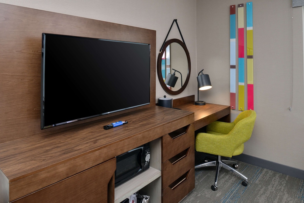 Hampton Inn & Suites Adrian - photo 6