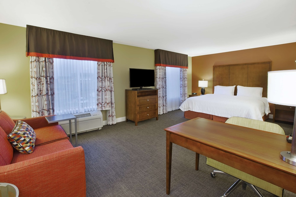 Hampton Inn & Suites Wichita Northeast - photo 13