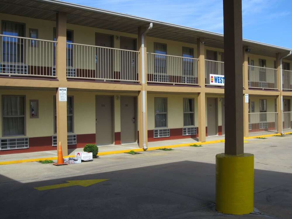 First Western Inn - photo 38