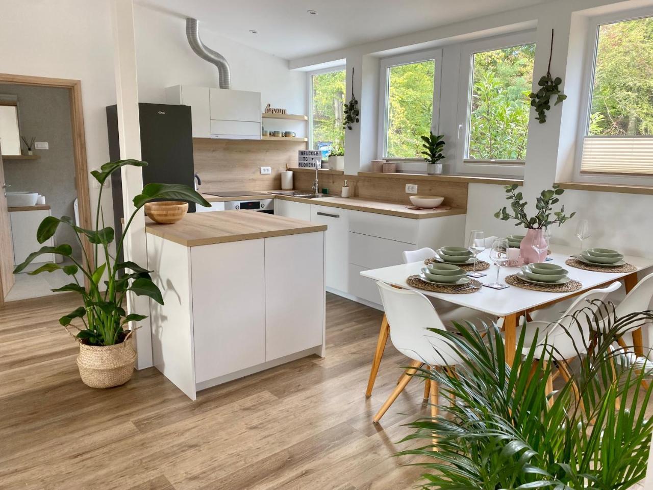 Sunny Oak Estate — 4-Star Luxury Hotel in Menges, Slovenia