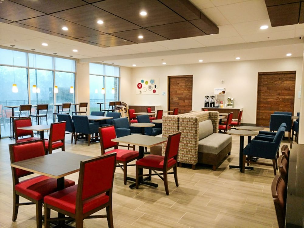 Holiday Inn Express & Suites Charlotte NE University Area by IHG - photo 49