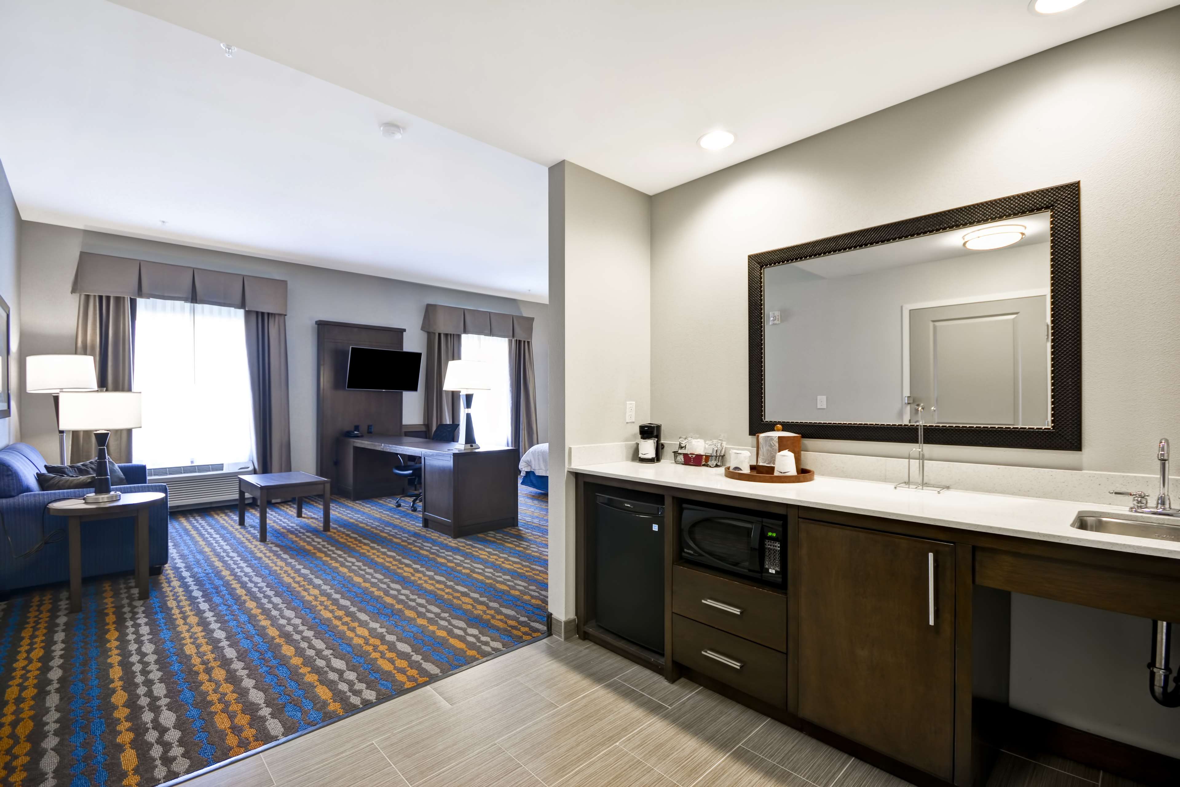 Hampton Inn Kenedy - photo 17