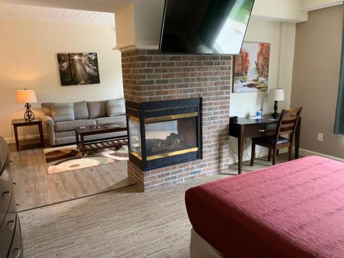 McCoy's Inn - photo 49