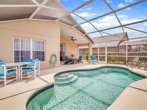Minutes to Disney Spacious Home w Private Pool Themed Rooms — 4-Star Luxury Hotel in Orlando, United States