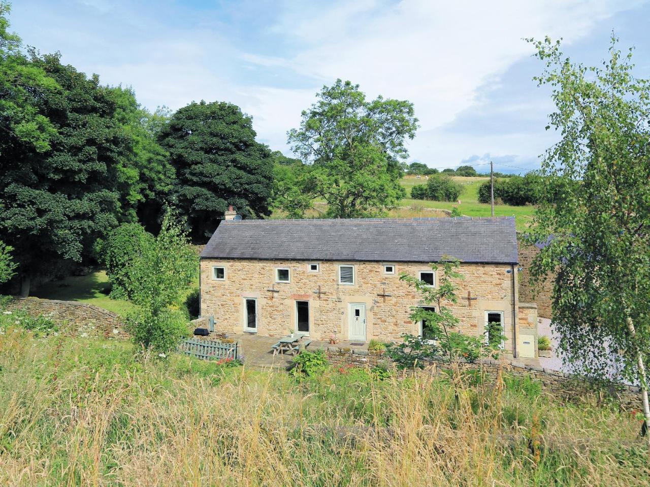 West Barn — 5-Star Luxury Hotel in Chesterfield, United Kingdom