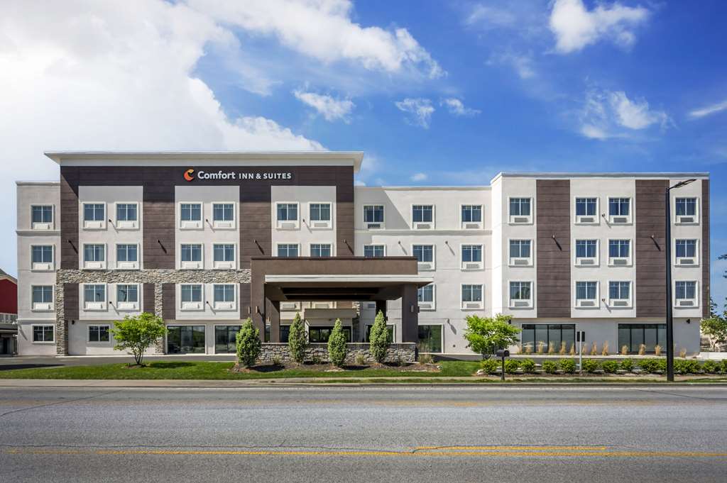 Comfort Inn & Suites Clarksville Louisville North in Clarksville, United States