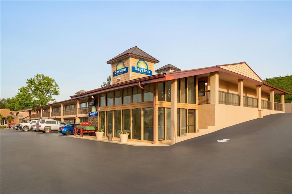 Days Inn by Wyndham Cartersville - carbon neutral hotel in Cartersville