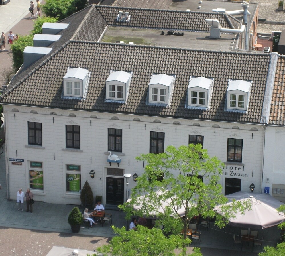 Hotel & Brasserie de Zwaan — 4-Star Luxury Hotel in Venray, Netherlands