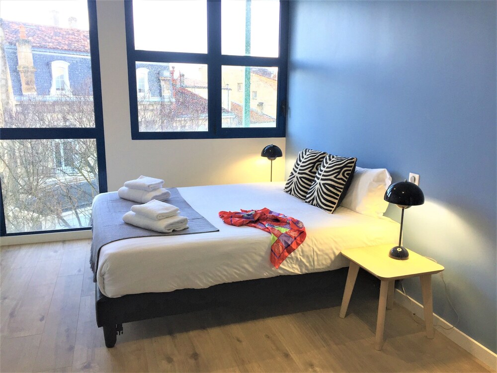 IKO Bordeaux Appartments — 4-Star Luxury Hotel in Bordeaux, France