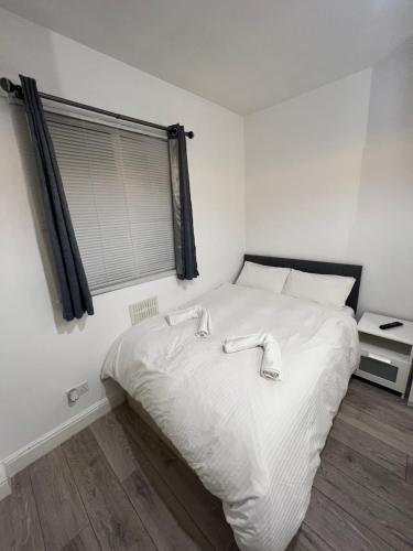 Cosy Self contained Studio flat — 4-Star Luxury Hotel in London, United Kingdom