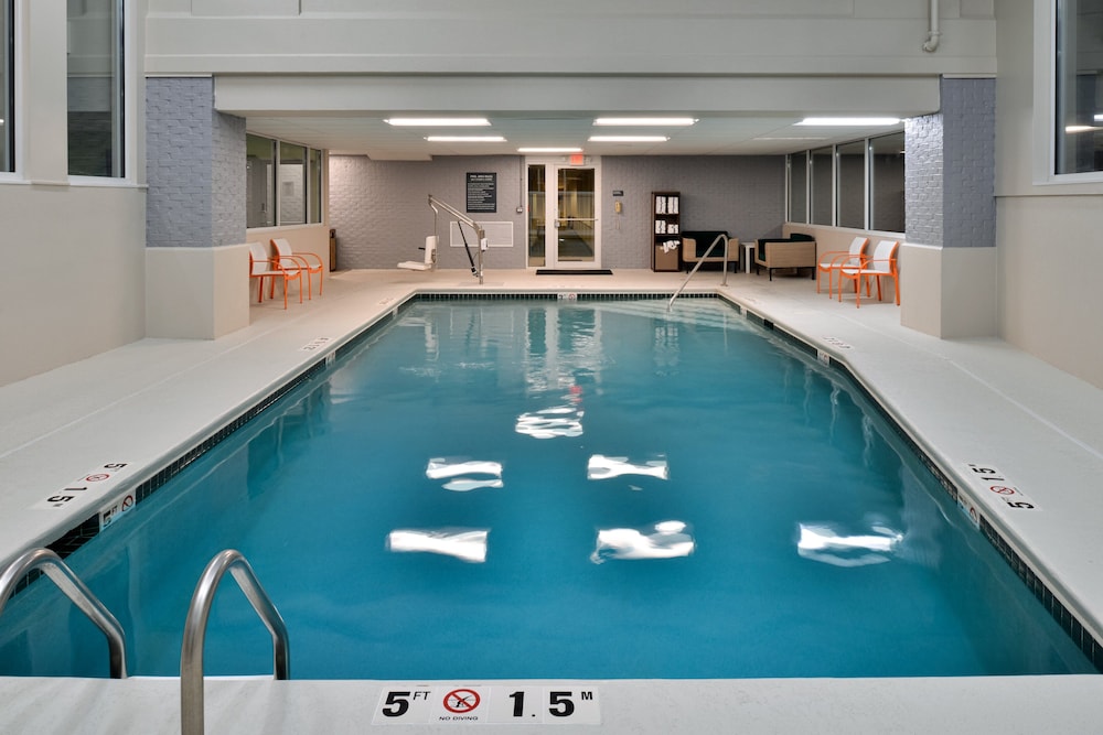 Holiday Inn Hotel & Suites Overland Park Convention Center - photo 35