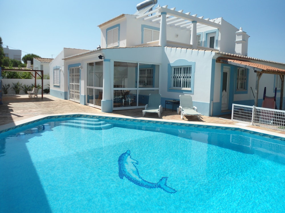 Villas2Go2 Alamos — 4-Star Luxury Hotel in Albufeira, Portugal