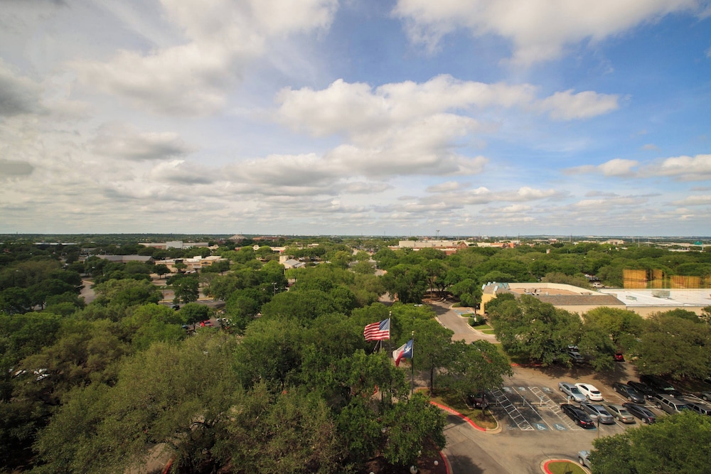 Renaissance Austin Hotel - photo 20