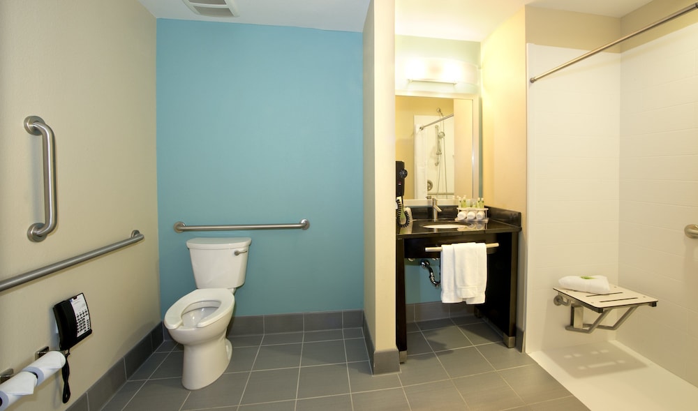 Holiday Inn Express & Suites Colorado Springs Central by IHG - photo 9