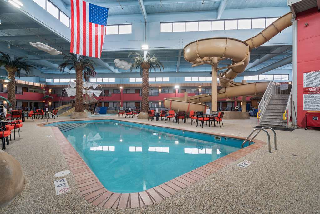Ramada by Wyndham Sioux Falls Airport Waterpark & Event Ctr in Sioux Falls, United States