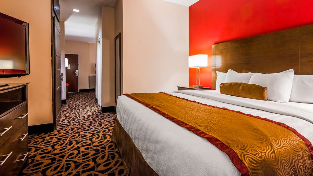 Best Western Plus Brandywine Inn & Suites - photo 12