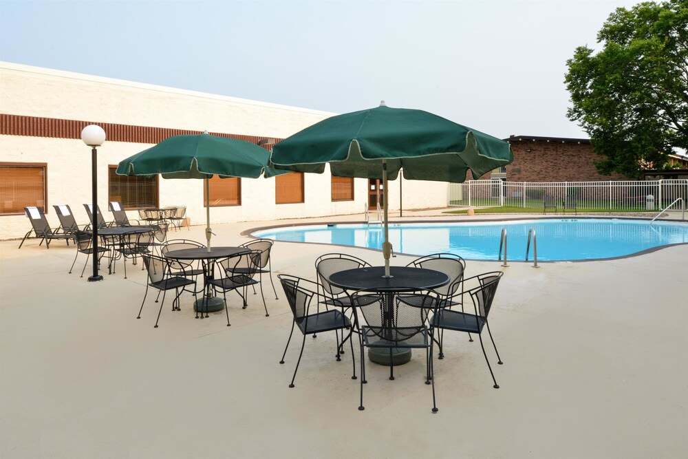Americas Best Value Inn Campus View - photo 43