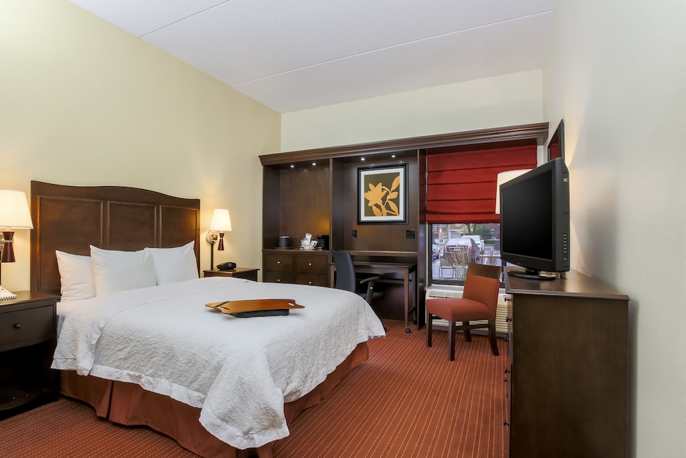 Hampton Inn Champaign Urbana - photo 16
