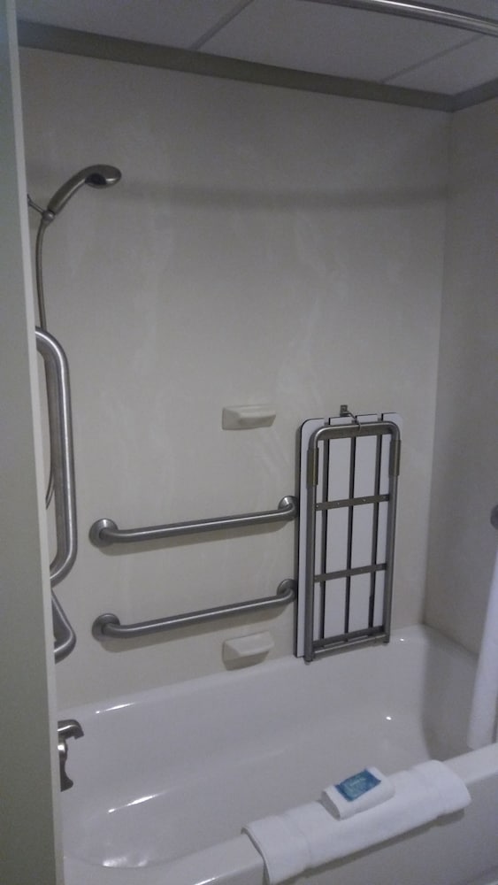 Holiday Inn Express & Suites Pittsburgh West Greentree by IHG - photo 9