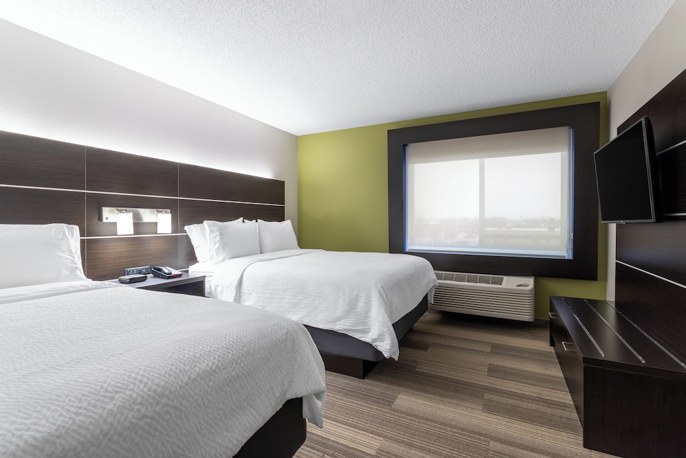 Holiday Inn Express & Suites Vadnais Heights by IHG - photo 21
