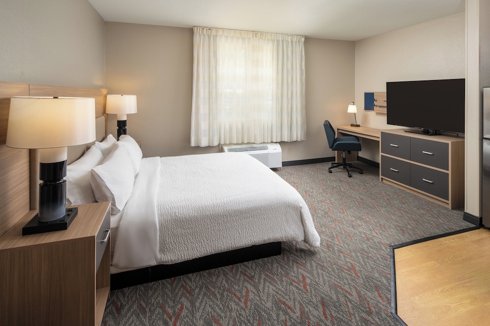 Candlewood Suites Miami Doral by IHG - photo 10