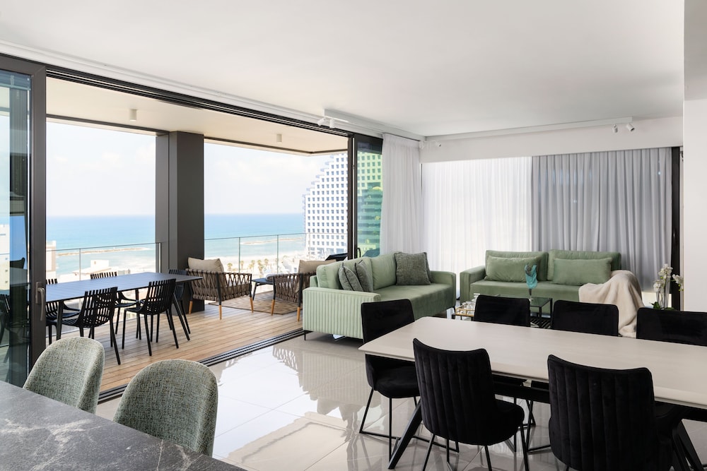Luxury with Terrace & Sea View by FeelHome — 4-Star Luxury Hotel in Tel Aviv, Israel