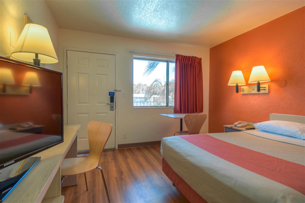 Motel6 Jurupa Valley CA Riverside West - photo 7