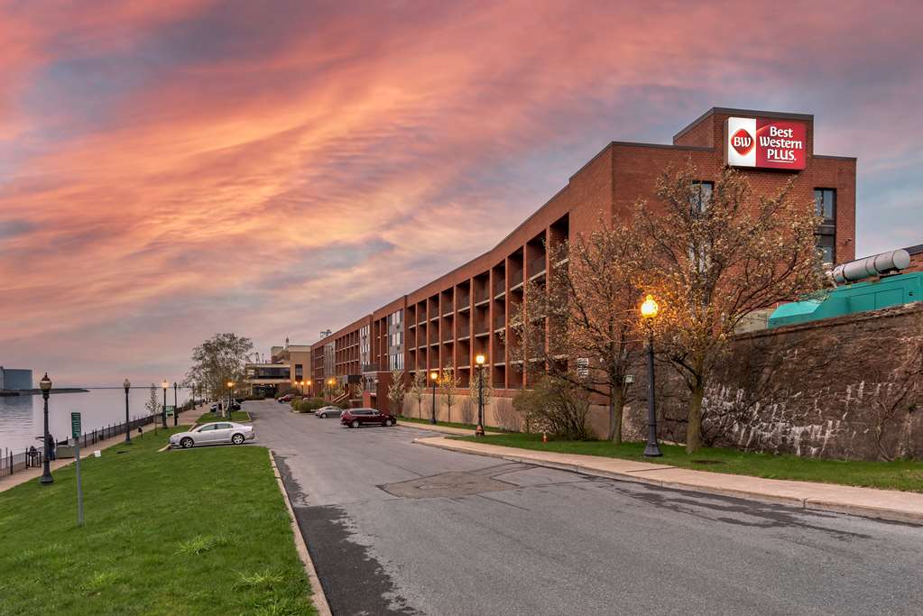 Best Western Plus Oswego Hotel and Conference Center - photo 24