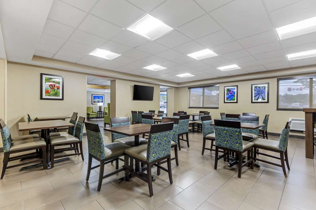 Comfort Inn Herndon Reston - photo 31