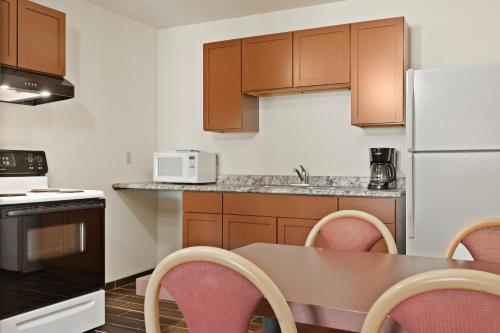 Black Hills Luxury Suites - photo 9