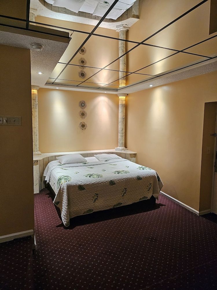 Loop Inn Motel - photo 12