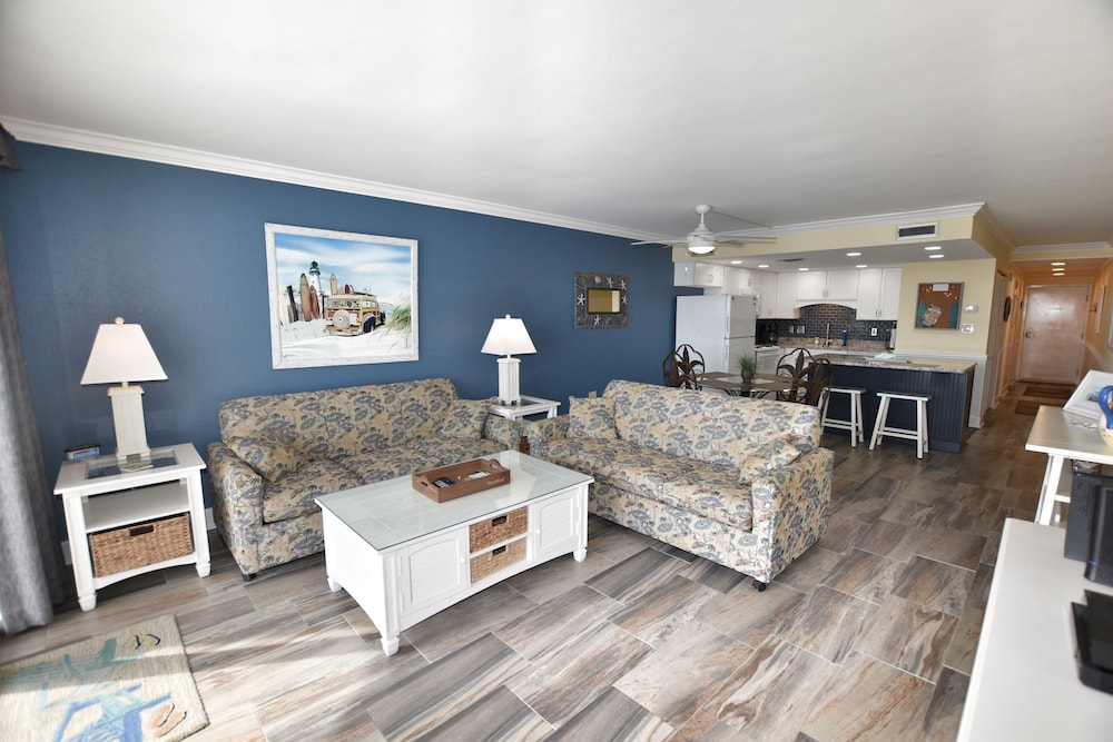 1410 Waters Edge Resort 1 Bedroom Condo by RedAwning - photo 11