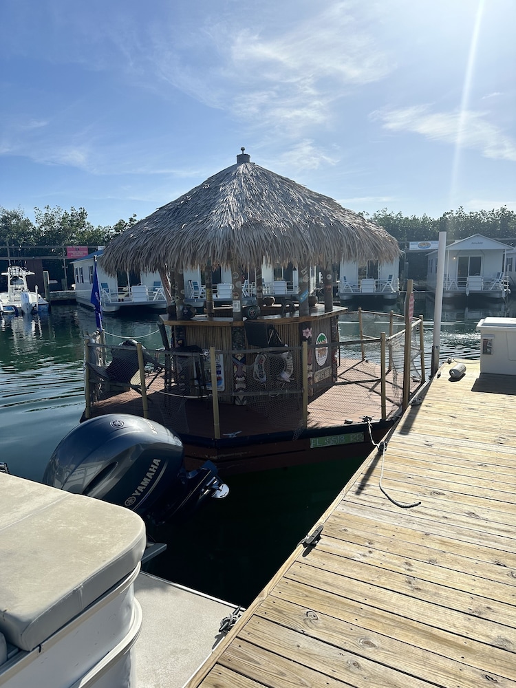 Aqua Lodges at Hurricane Hole Marina - photo 31