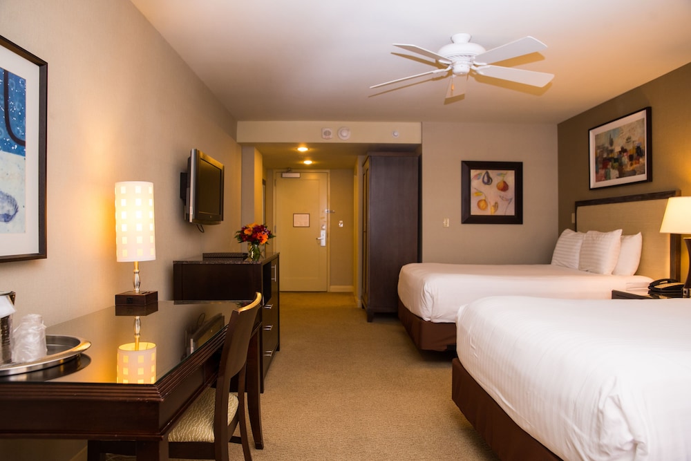 Isle Casino Hotel Bettendorf - photo 7