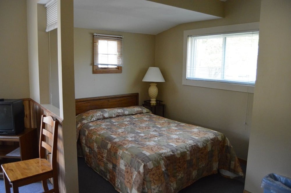 Kennebunk Gallery Motel & Cottages - photo 28
