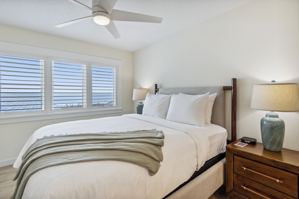 Seahorse Oceanfront Inn - photo 32