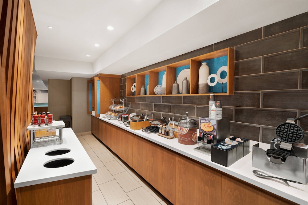 SpringHill Suites Phoenix Chandler Fashion Center - photo 19