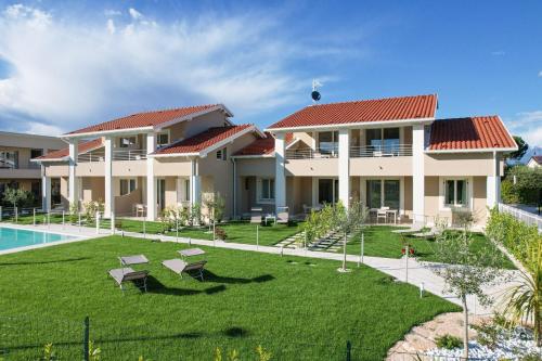 Villa Meri Star — 4-Star Luxury Hotel in Manerba Del Garda, Italy