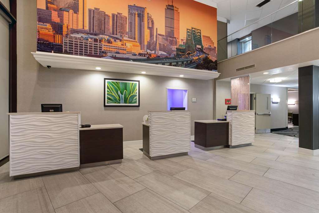 La Quinta Inn & Suites by Wyndham Boston Andover - photo 7