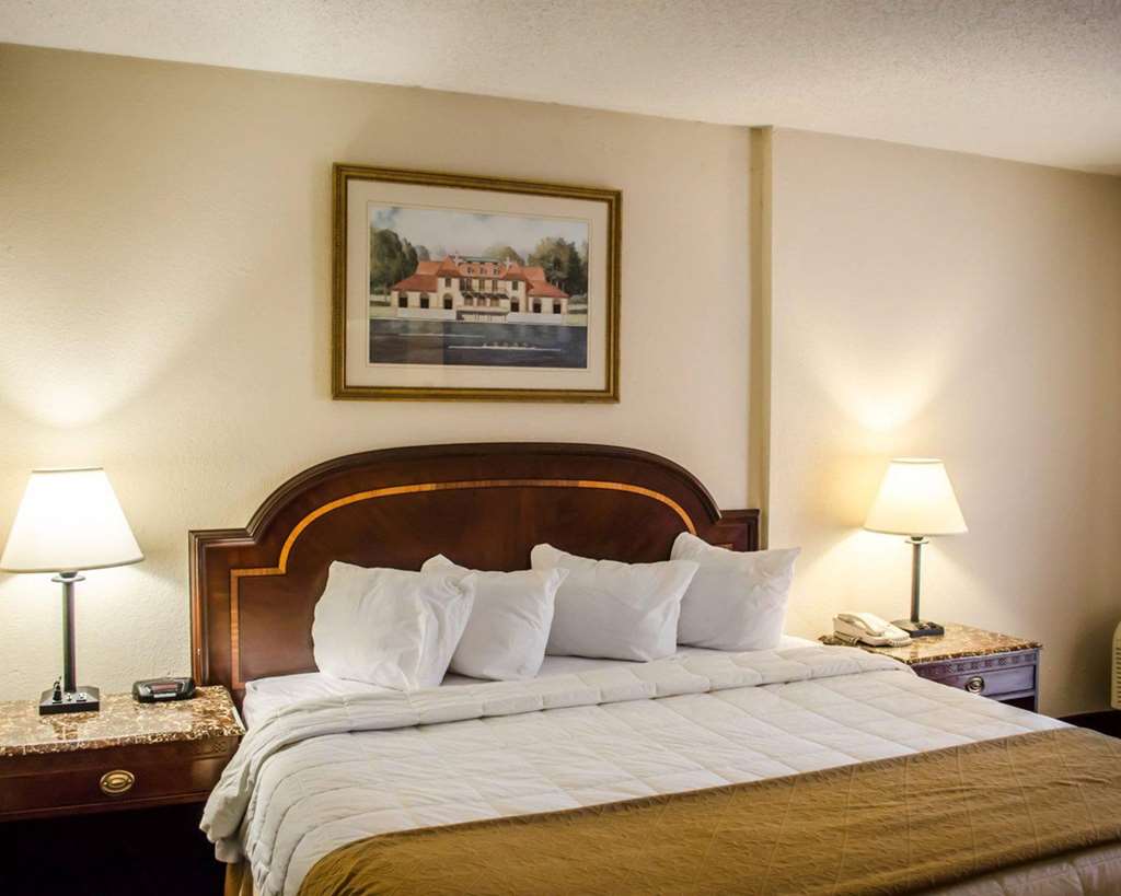 Quality Inn & Suites Pensacola Bayview - photo 18